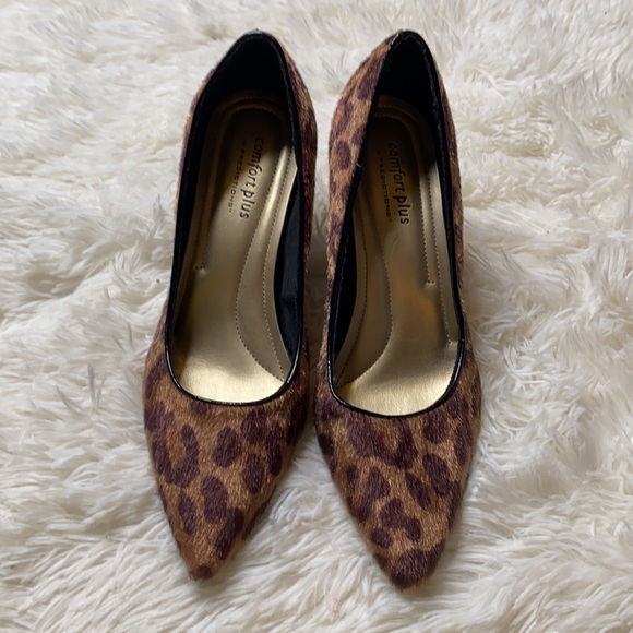 Predictions Comfort Plus Cheetah Fur Pointed Toe - Picture 3 of 13
